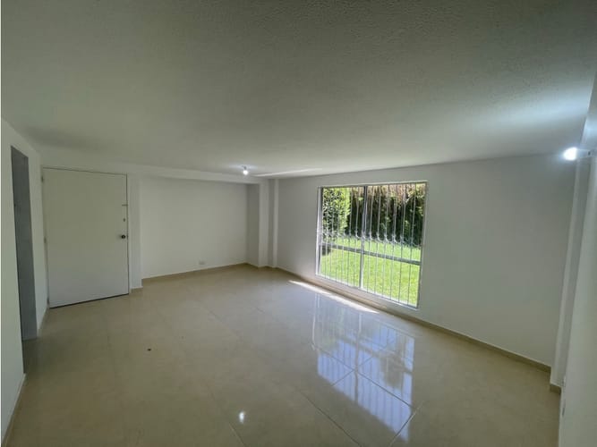 Apartamento de 3 alcobas en venta en La Mota, Medellín, 80 m² · foto 5 de 16