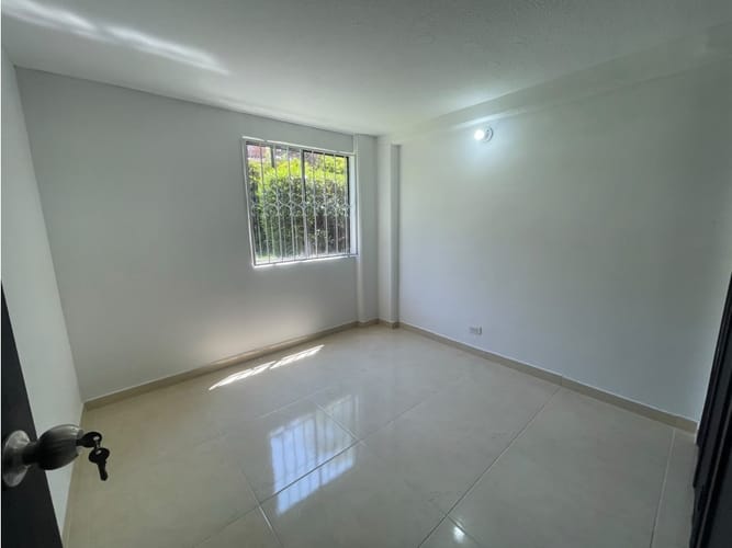 Apartamento de 3 alcobas en venta en La Mota, Medellín, 80 m² · foto 10 de 16