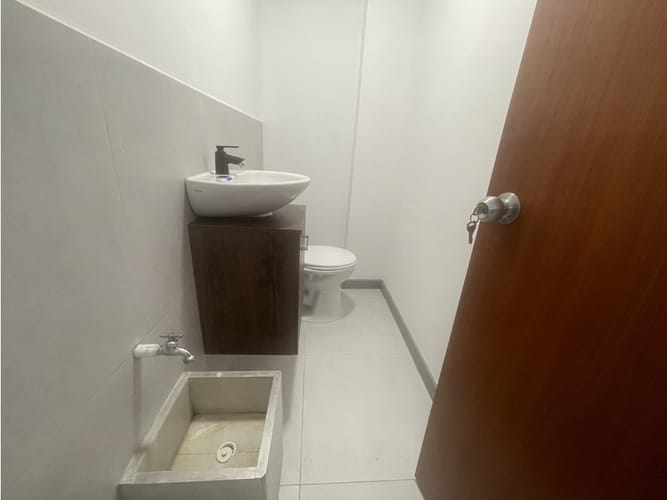 Local en arriendo en San Diego, Medellín, 65 m² · foto 8 de 8