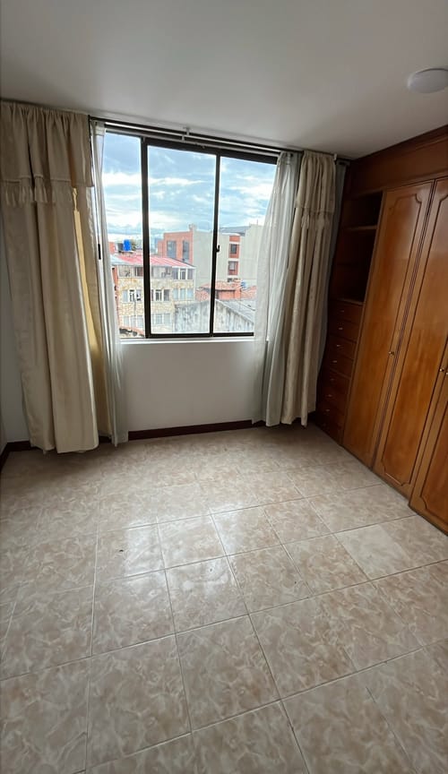 Apartamento de 1 alcoba en arriendo en Alfonso Lopez, Bogotá, 38 m² · foto 3 de 11