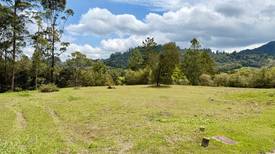 Lote en venta en Santa Elena, El Retiro, 2102 m² · foto 2 de 15