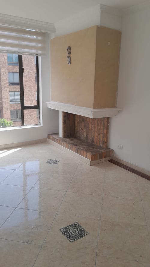 Apartamento de 4 alcobas en venta en Colina Campestre, Bogotá, 92 m² · foto 2 de 19