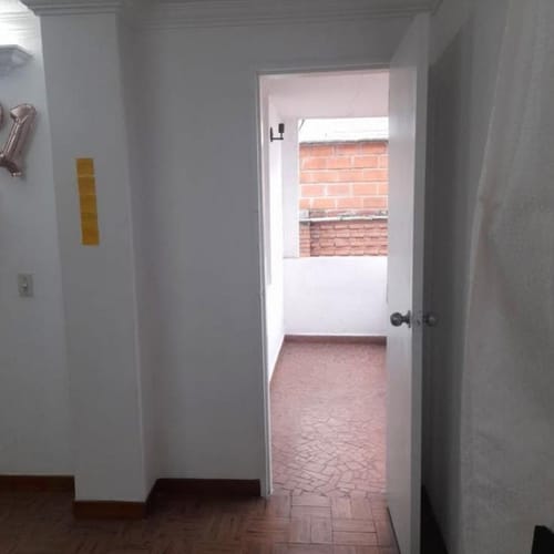 Apartamento de 2 alcobas en venta en Las Acacias, Medellín, 74 m² · foto 4 de 10