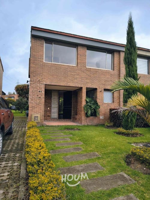 Casa de 3 alcobas en venta en Pueblo Viejo, Cota, 230 m² · foto 2 de 17