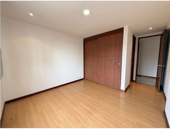 Apartamento de 3 alcobas en arriendo en Loma Benedictinos, Envigado, 140 m² · foto 4 de 8