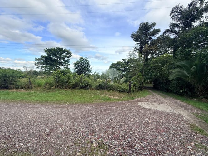 Lote en venta en Vanguardia, Villavicencio, 1689 m² · foto 2 de 8