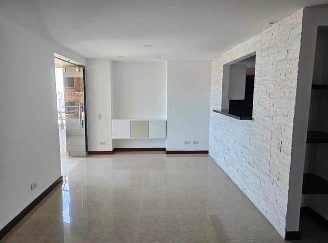 Apartamento de 4 alcobas en venta en Conjunto Residencial La Hacienda, Bucaramanga, 175 m² · foto 2 de 23