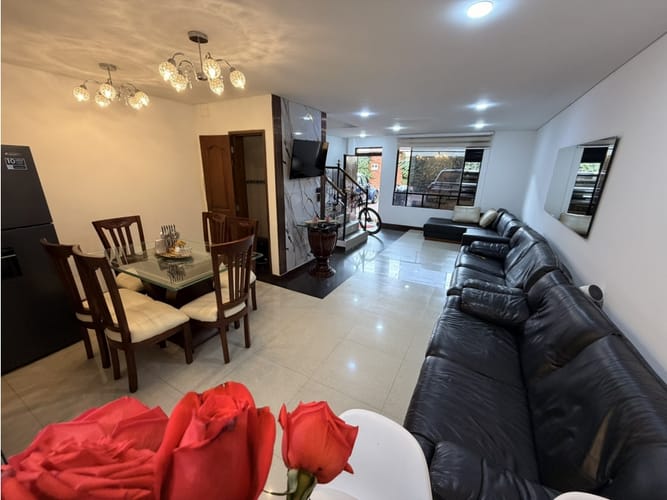 Casa de 3 alcobas en venta en Pueblo Viejo, Cota, 143 m² · foto 4 de 24