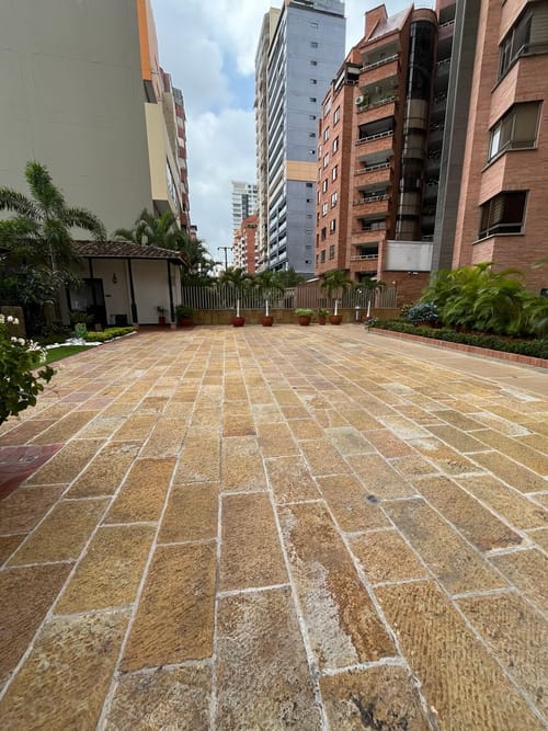 Apartamento de 4 alcobas en venta en Conjunto Residencial La Hacienda, Bucaramanga, 175 m² · foto 19 de 23