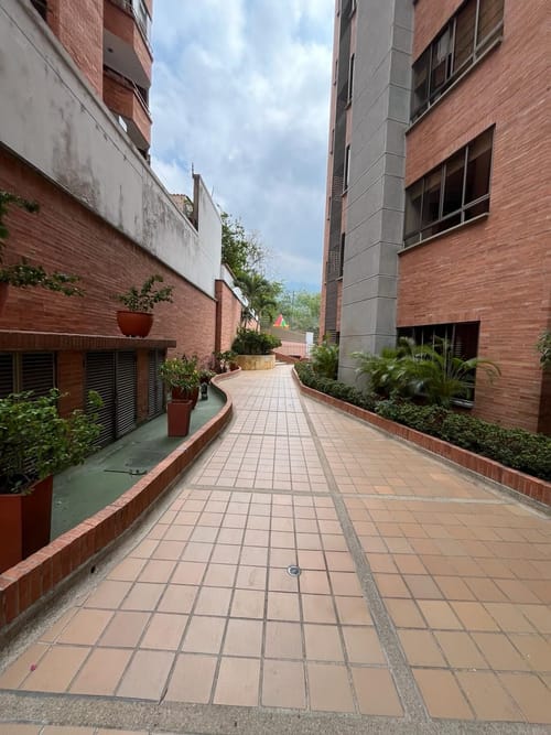Apartamento de 4 alcobas en venta en Conjunto Residencial La Hacienda, Bucaramanga, 175 m² · foto 20 de 23