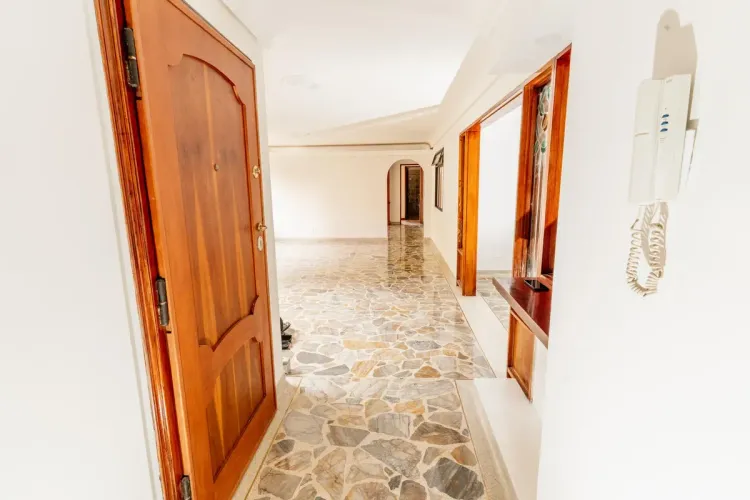 Apartamento de 5 alcobas en venta en Belén, Medellín, 225 m² · foto 5 de 18