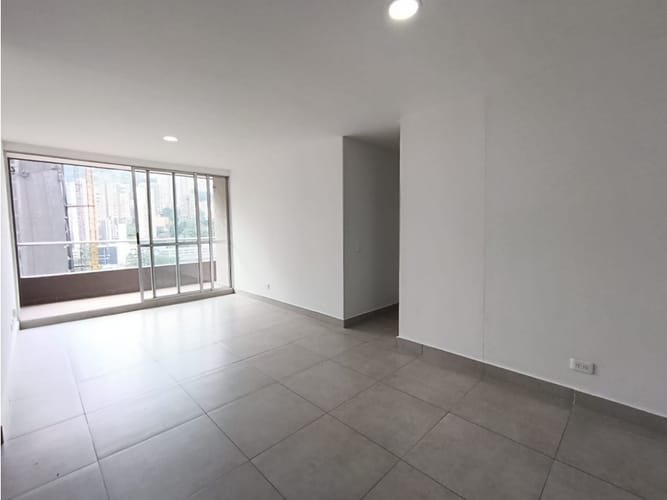 Apartamento de 3 alcobas en venta en Ciudad Del Río, Medellín, 73 m² · foto 2 de 19