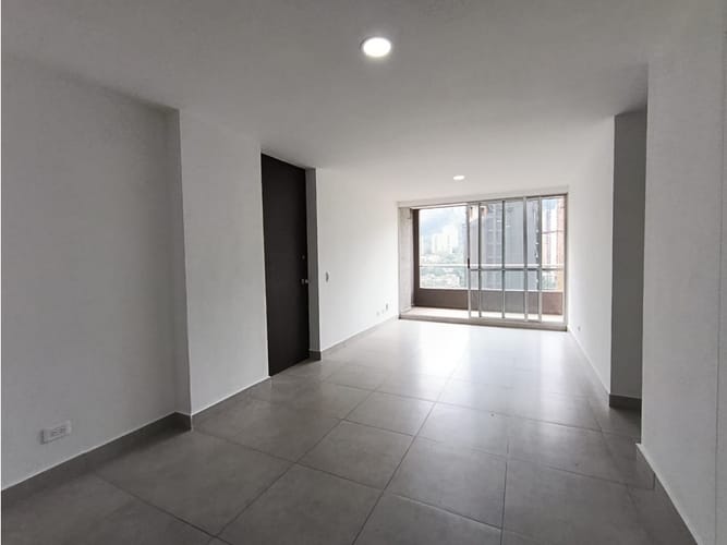 Apartamento de 3 alcobas en venta en Ciudad Del Río, Medellín, 73 m² · foto 4 de 19