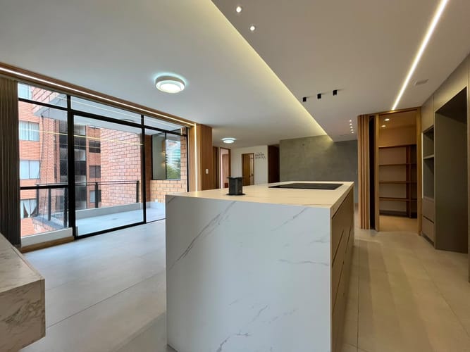 Apartamento de 3 alcobas en venta en El Poblado, Medellín, 110 m² · foto 2 de 11