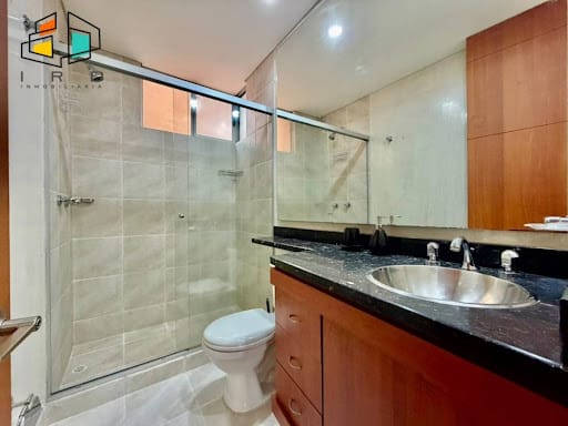 Apartamento de 3 alcobas en venta en Los Naranjos, Medellín, 138 m² · foto 20 de 24