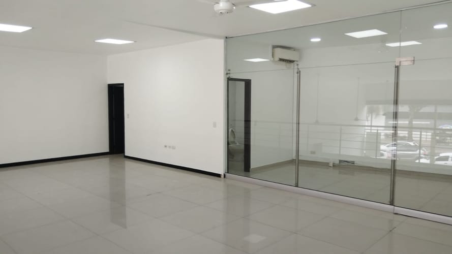 Local en arriendo en Nuevo Sotomayor, Bucaramanga, 301 m² · foto 19 de 20