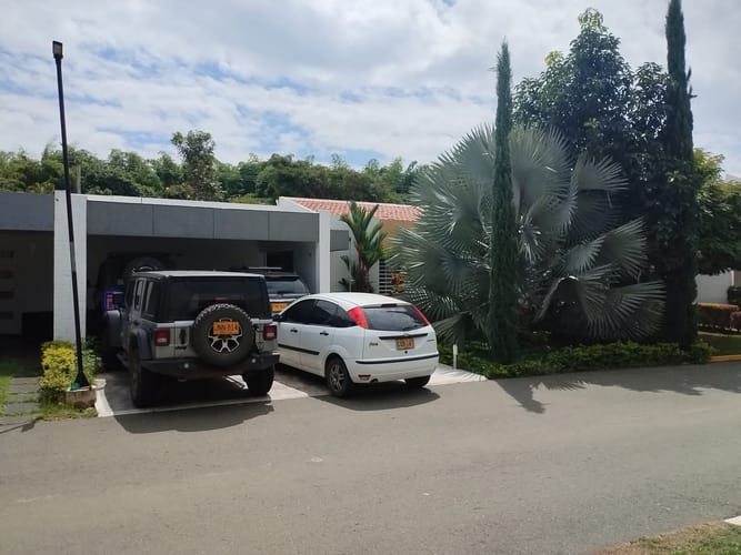 Casa de 3 alcobas en venta en El Castillo, Jamundí, 280 m² · foto 18 de 24