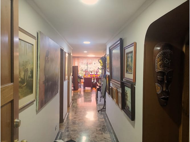 Apartamento de 3 alcobas en venta en Santa Barbara, Bogotá, 170 m² · foto 4 de 13