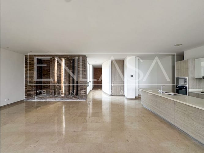 Apartamento de 3 alcobas en arriendo en Cristales, Cali, 290 m² · foto 10 de 17