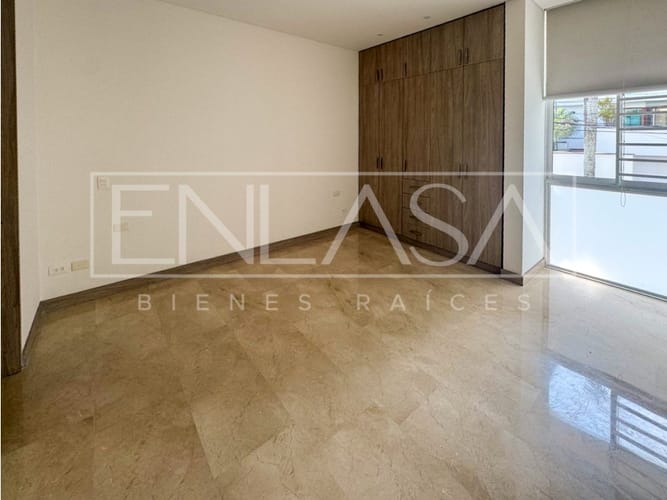Apartamento de 3 alcobas en arriendo en Cristales, Cali, 290 m² · foto 13 de 17