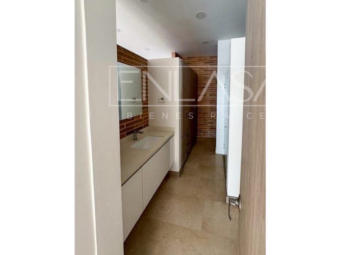 Apartamento de 3 alcobas en arriendo en Cristales, Cali, 290 m² · foto 14 de 17