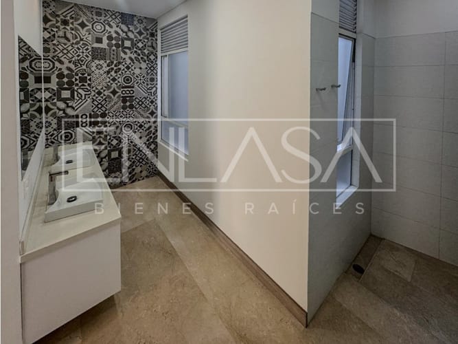 Apartamento de 3 alcobas en arriendo en Cristales, Cali, 290 m² · foto 16 de 17