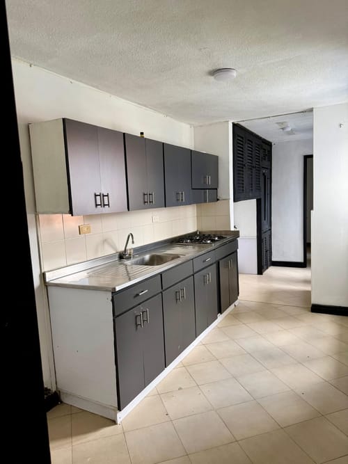 Apartamento de 4 alcobas en venta en Belén, Medellín, 135 m² · foto 2 de 24