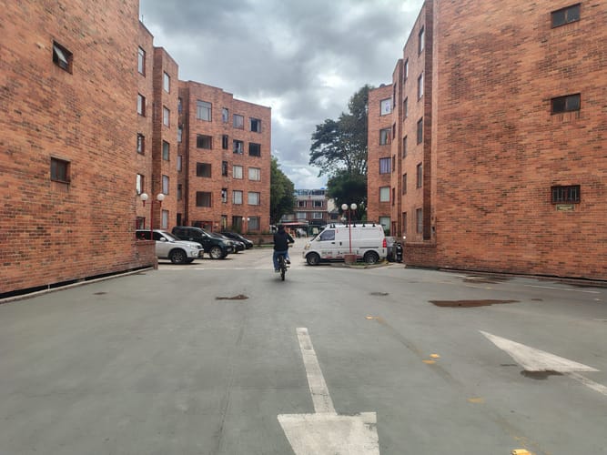 Apartamento de 3 alcobas en arriendo en La Uribe, Bogotá, 42 m² · foto 14 de 15