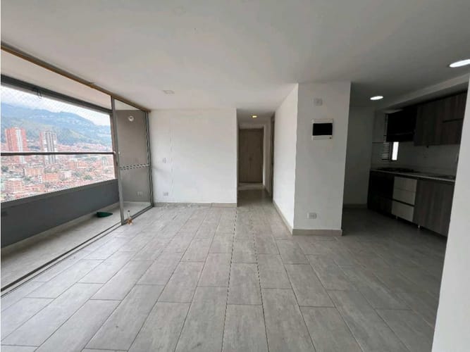 Apartamento de 3 alcobas en arriendo en Caribe, Bello, 60 m² · foto 2 de 11