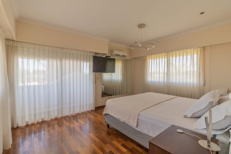 Casa en Alquiler de 4 dormitorio + servicio en Colinas de Carrasco · Foto 6