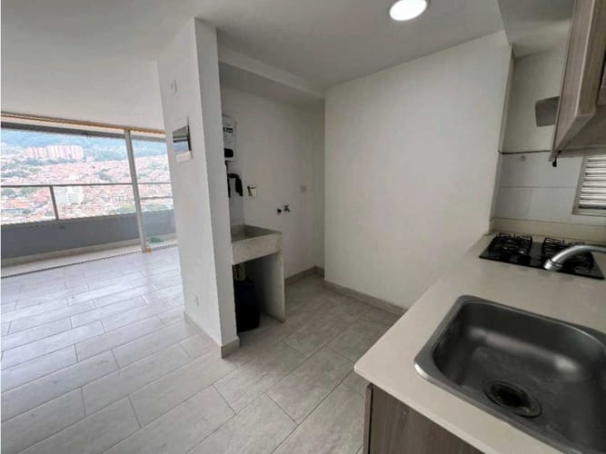 Apartamento de 3 alcobas en arriendo en Caribe, Bello, 60 m² · foto 3 de 11