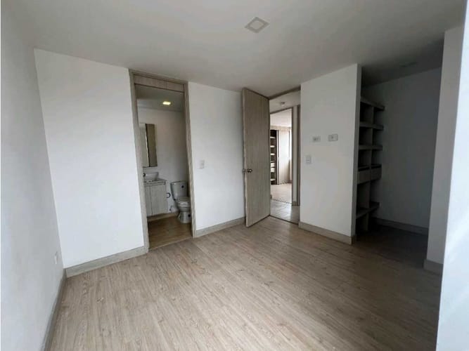 Apartamento de 3 alcobas en arriendo en Caribe, Bello, 60 m² · foto 8 de 11