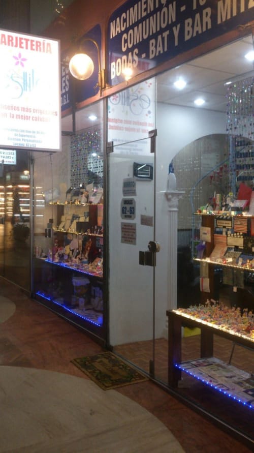 Alquiler Local Comercial Sobre Avenida En Centro · Foto 8