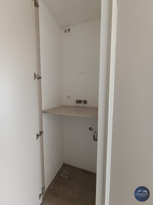 Photo 3 of 8