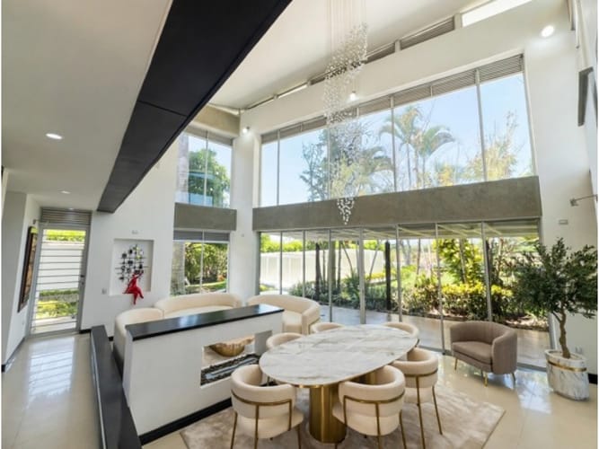 Casa de 5 alcobas en venta en La Morada, Jamundí, 352 m² · foto 3 de 17