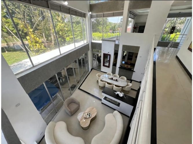 Casa de 5 alcobas en venta en La Morada, Jamundí, 352 m² · foto 4 de 17