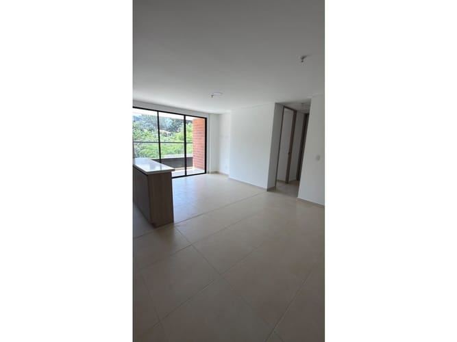 Apartamento de 2 alcobas en venta en La Doctora, Medellín, 66 m² · foto 2 de 24