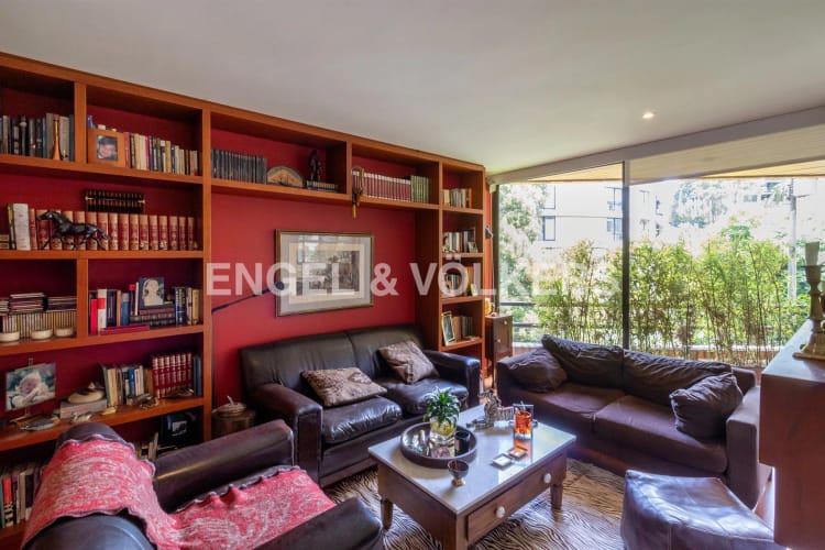 Apartamento de 3 alcobas en venta en Los Rosales, Bogotá, 271 m² · foto 6 de 13