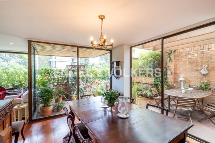 Apartamento de 3 alcobas en venta en Los Rosales, Bogotá, 271 m² · foto 3 de 13