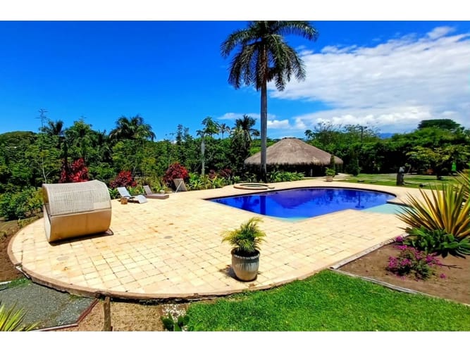 Casa de 4 alcobas en venta en Cerritos, Pereira, 1350 m² · foto 2 de 24