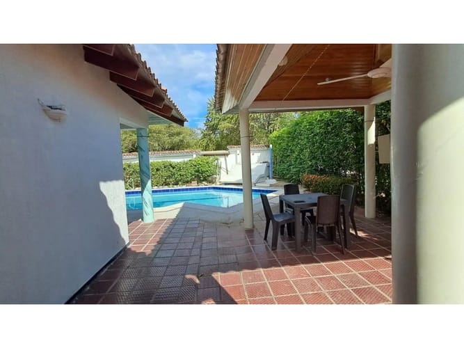 Casa de 3 alcobas en venta en Ricaurte, 158 m² · foto 2 de 18