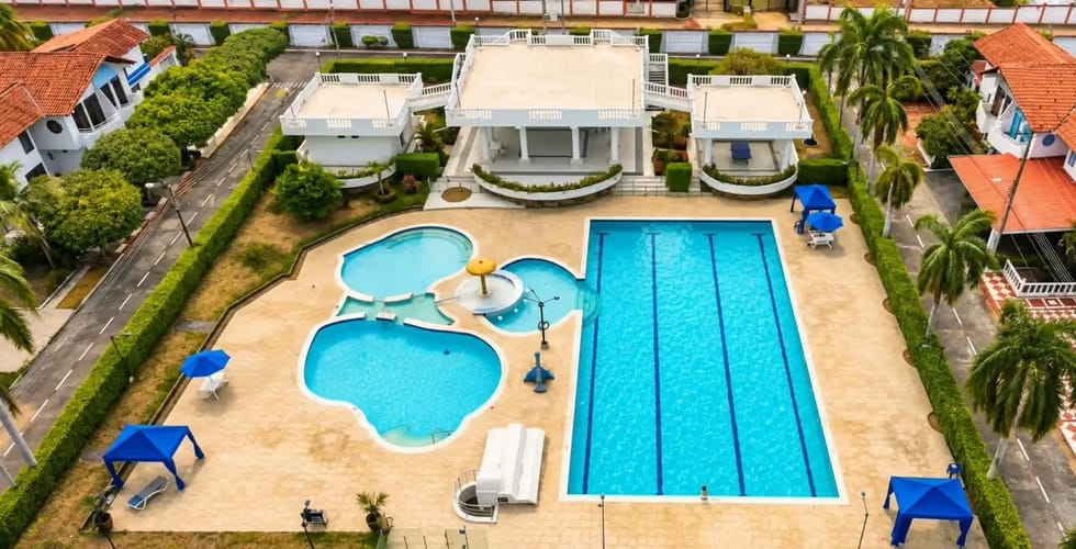 Casa de 3 alcobas en venta en Ricaurte, 425 m² · foto 3 de 15