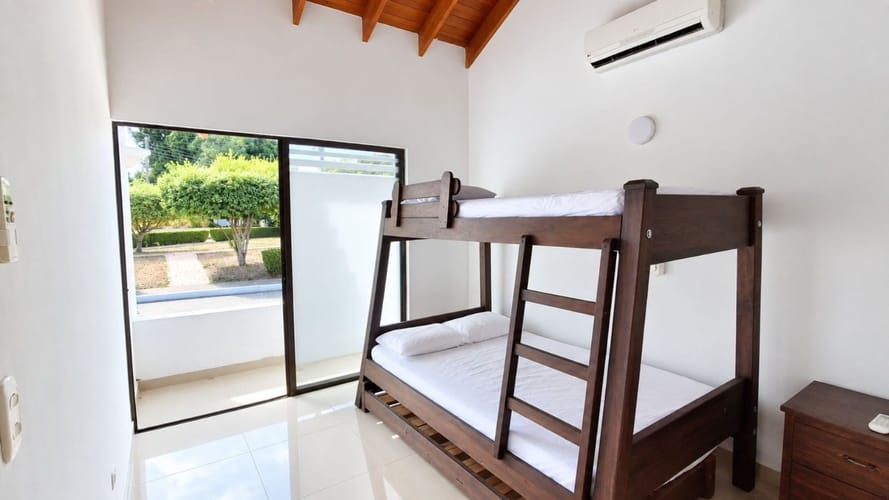 Casa de 3 alcobas en venta en Ricaurte, 425 m² · foto 5 de 15