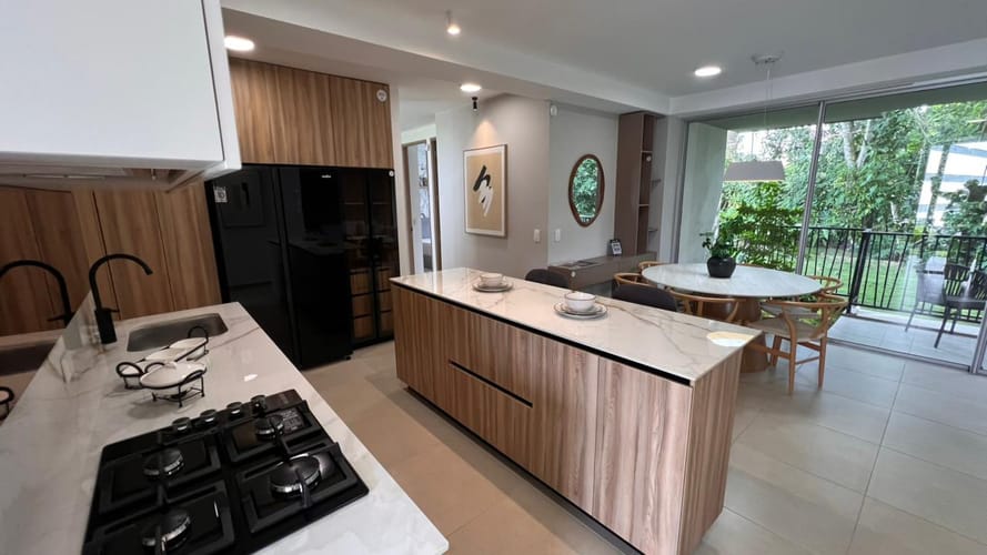 Apartamento de 2 alcobas en venta en Abadías, Floridablanca, 85 m² · foto 2 de 24