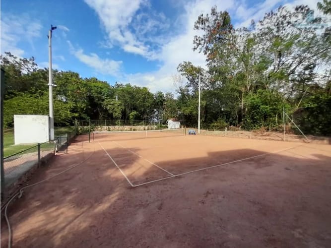 Casa de 3 alcobas en venta en Cn. Los Tulipanes, Girardot, 350 m² · foto 24 de 24