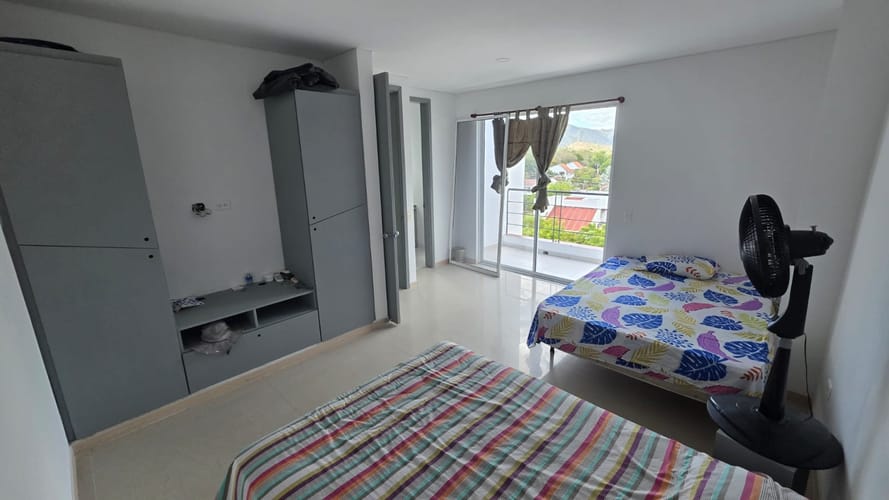 Casa de 3 alcobas en venta en Cn. Los Tulipanes, Girardot, 350 m² · foto 12 de 24