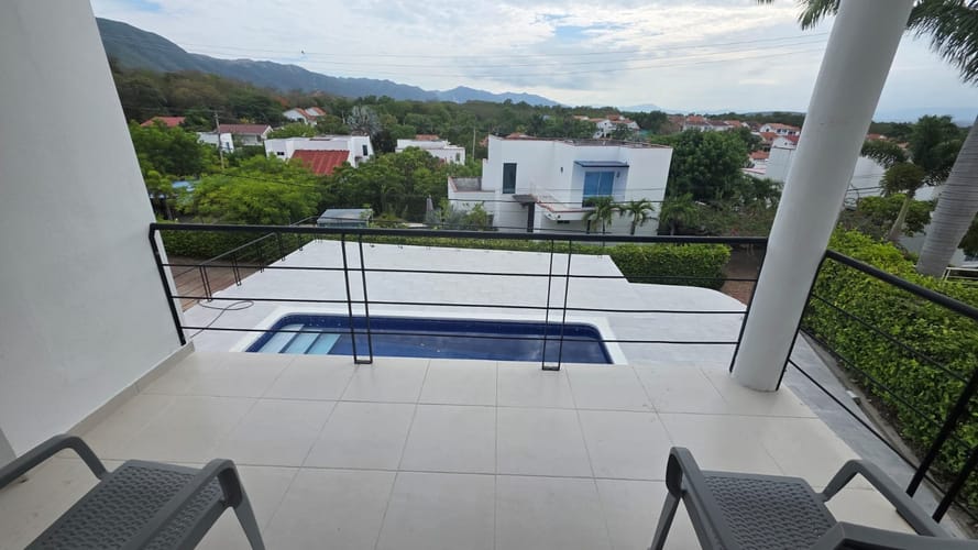 Casa de 3 alcobas en venta en Cn. Los Tulipanes, Girardot, 350 m² · foto 8 de 24