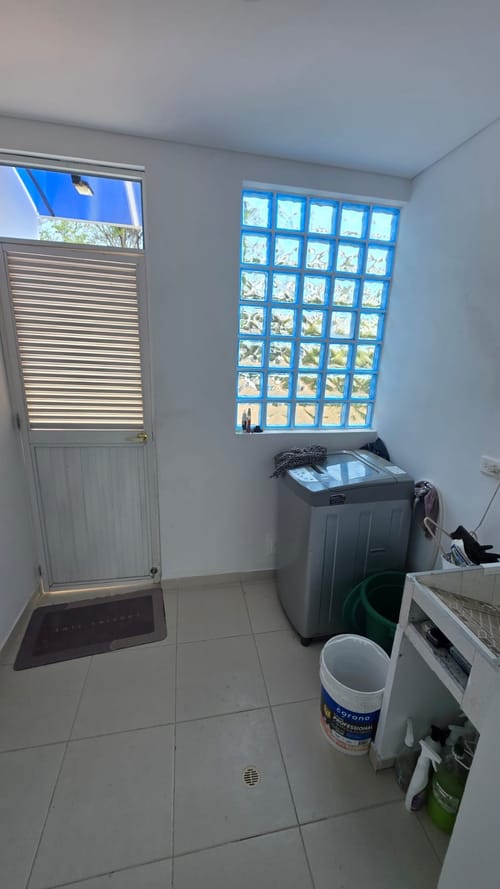 Casa de 3 alcobas en venta en Cn. Los Tulipanes, Girardot, 350 m² · foto 15 de 24