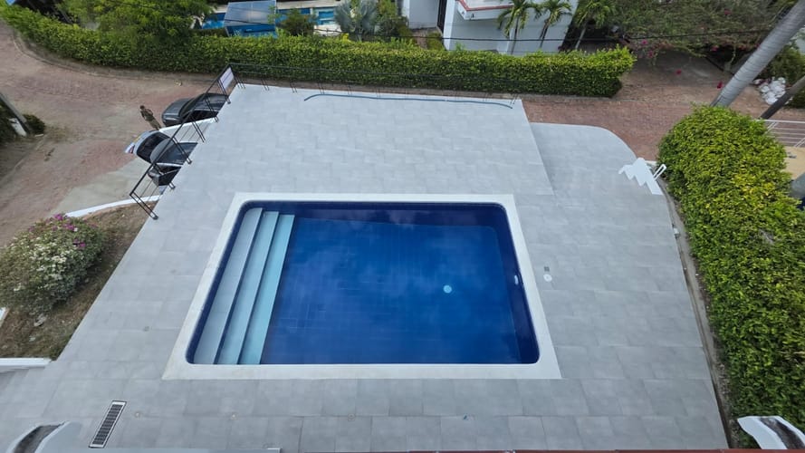 Casa de 3 alcobas en venta en Cn. Los Tulipanes, Girardot, 350 m² · foto 9 de 24