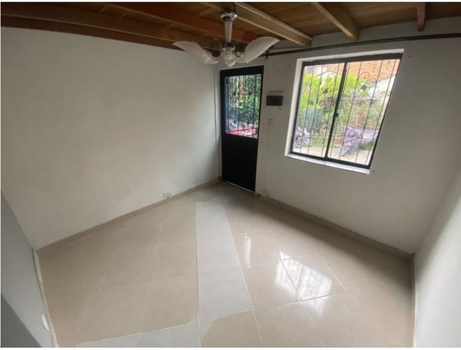 Casa de 3 alcobas en venta en Las Palmas, Medellín, 60 m² · foto 4 de 9
